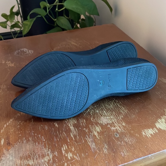 Rothy’s The Point - Picture 4 of 4